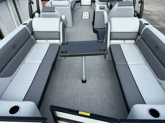 Slide: The Image of Veranda Vista Sport VS 25 RC 2025 - 19