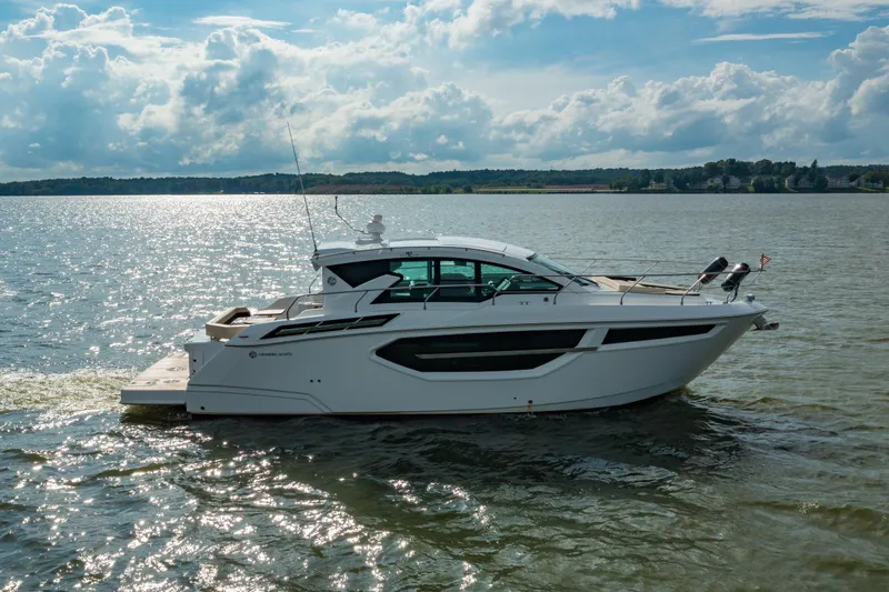 Slide: The Image of Cruisers 42 Cantius 2019 - 10