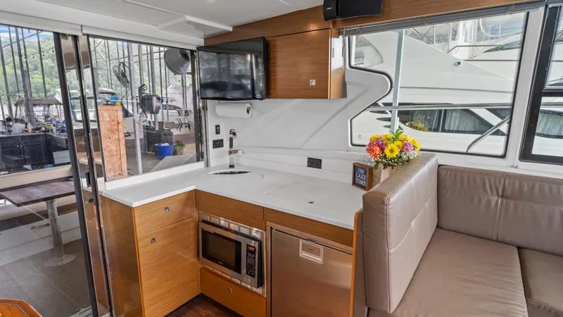 Slide: The Image of Cruisers 42 Cantius 2019 - 25