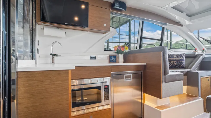 Slide: The Image of Cruisers 42 Cantius 2019 - 28