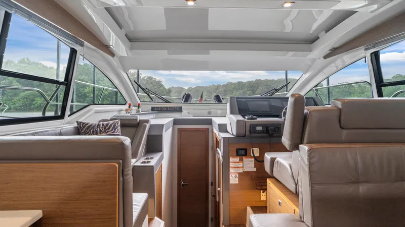 Slide: The Image of Cruisers 42 Cantius 2019 - 32