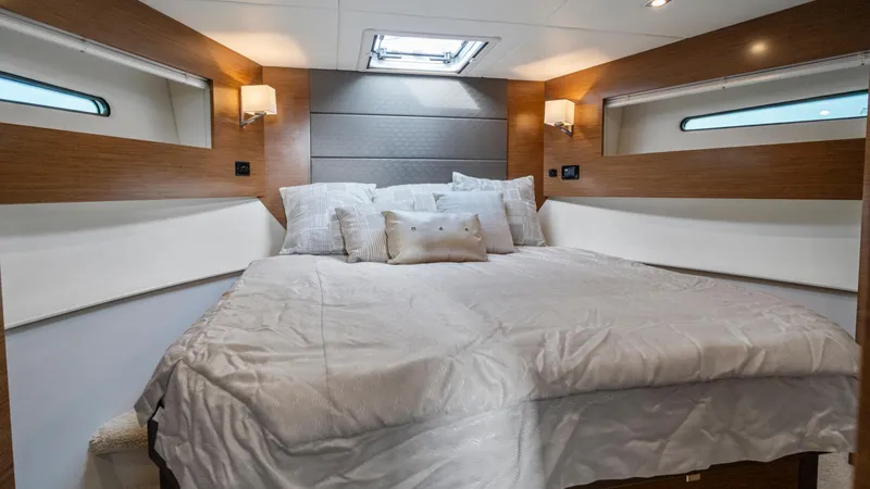 Slide: The Image of Cruisers 42 Cantius 2019 - 37