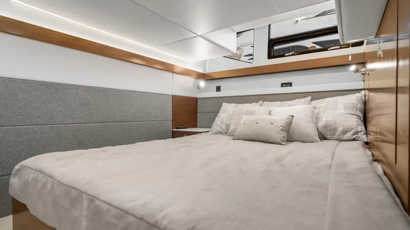 Slide: The Image of Cruisers 42 Cantius 2019 - 51