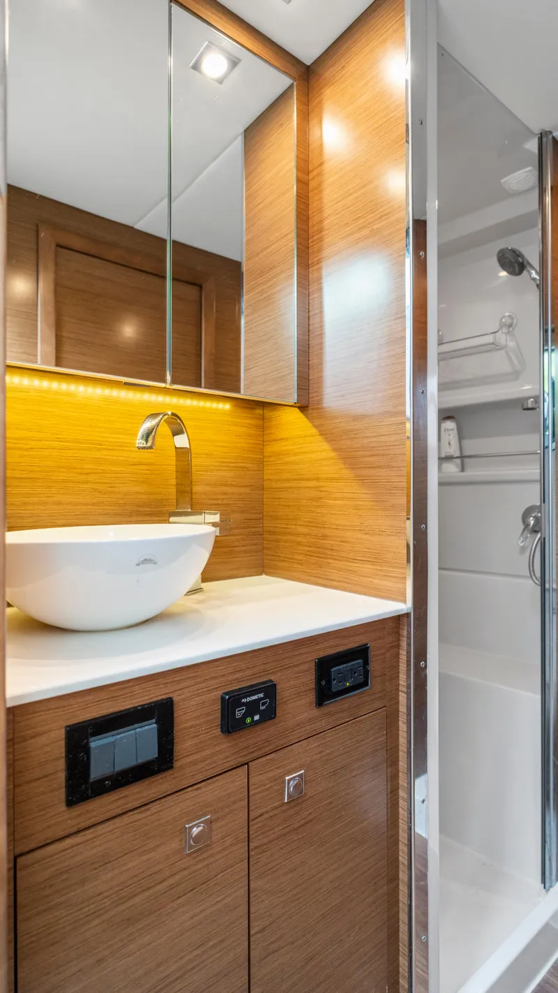 Slide: The Image of Cruisers Yachts 42 Cantius 2019 - 45