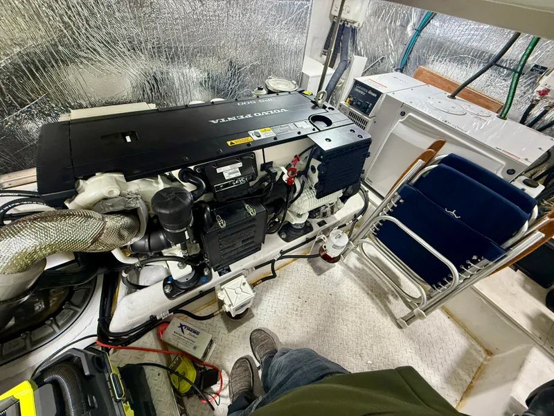 Slide: The Image of Cruisers Yachts 42 Cantius 2019 - 54