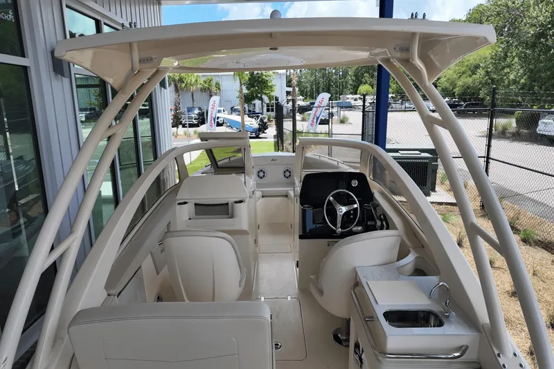 Slide: The Image of Scout 240 Dorado 2026 - 14