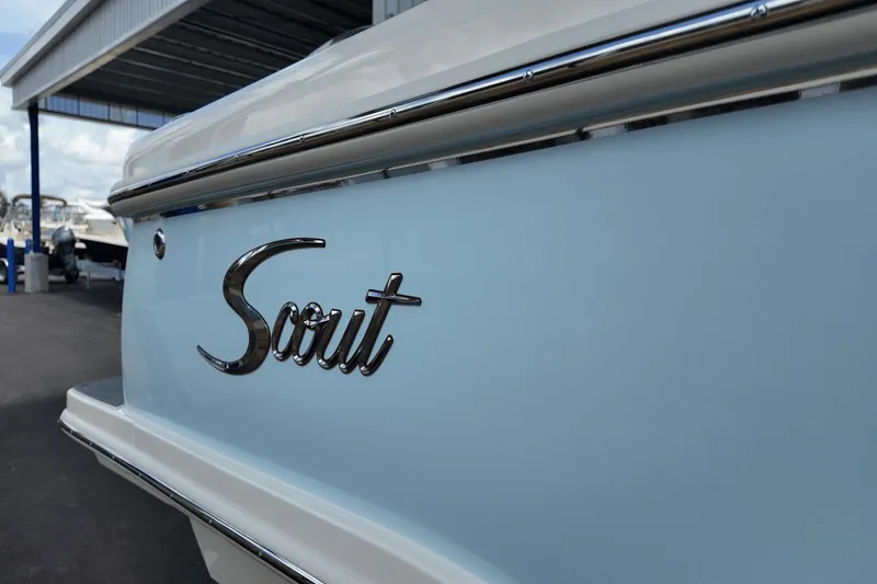 Slide: The Image of Scout 240 Dorado 2026 - 2