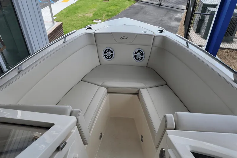 Slide: The Image of Scout 240 Dorado 2026 - 26