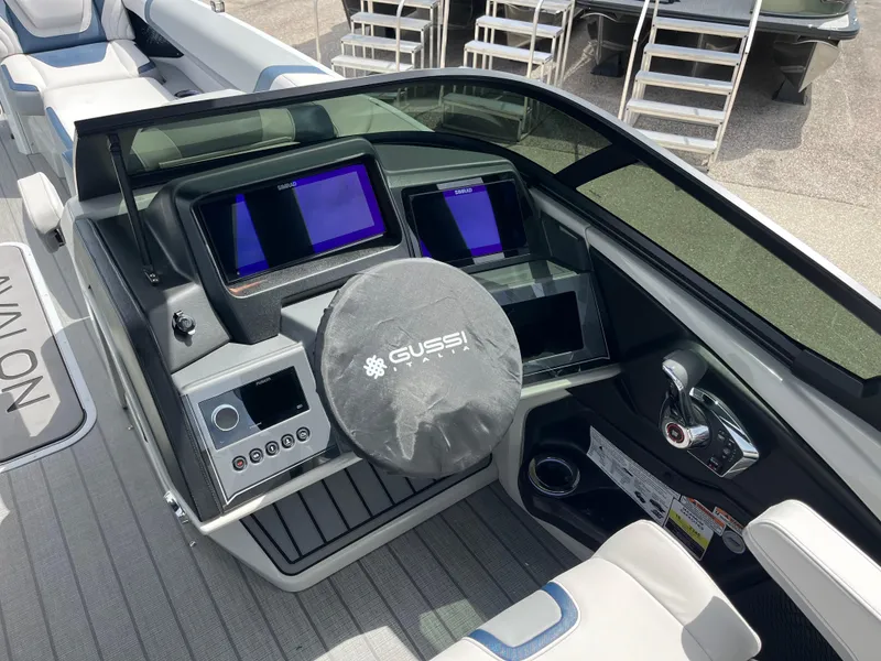 Slide: The Image of Avalon 2785 Excalibur Carbon Series, Windshield Elite, Tri Toon, High Performanc, Mercury 400 V-10 Verado 2025 - 50