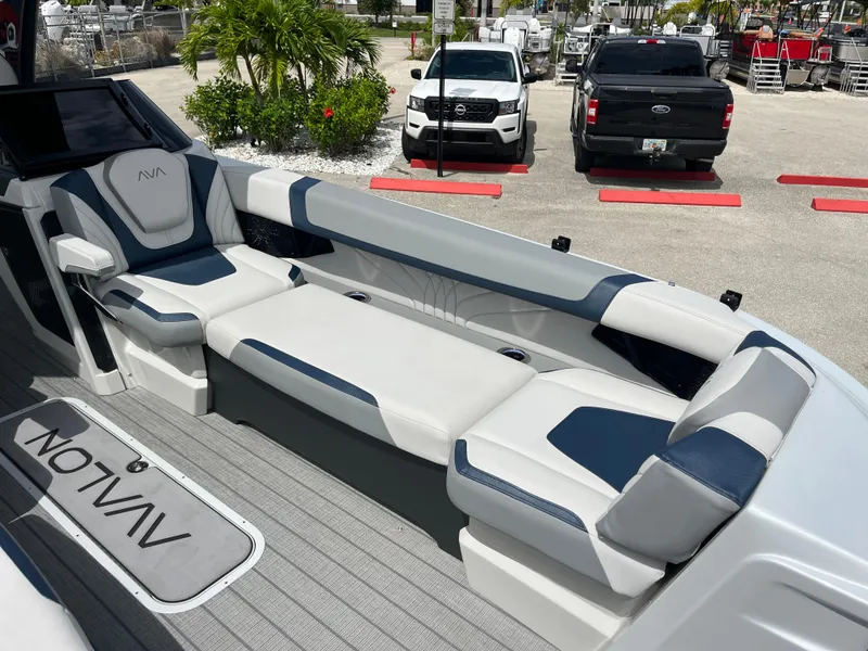 Slide: The Image of Avalon 2785 Excalibur Carbon Series, Windshield Elite, Tri Toon, High Performanc, Mercury 400 V-10 Verado 2025 - 56