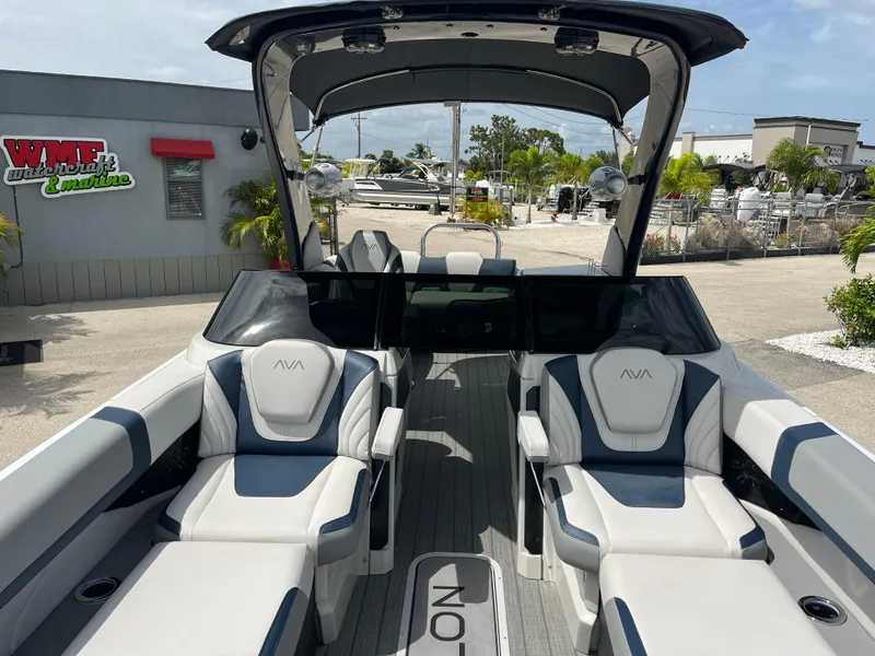 Slide: The Image of Avalon 2785 Excalibur Carbon Series, Windshield Elite, Tri Toon, High Performanc, Mercury 400 V-10 Verado 2025 - 58