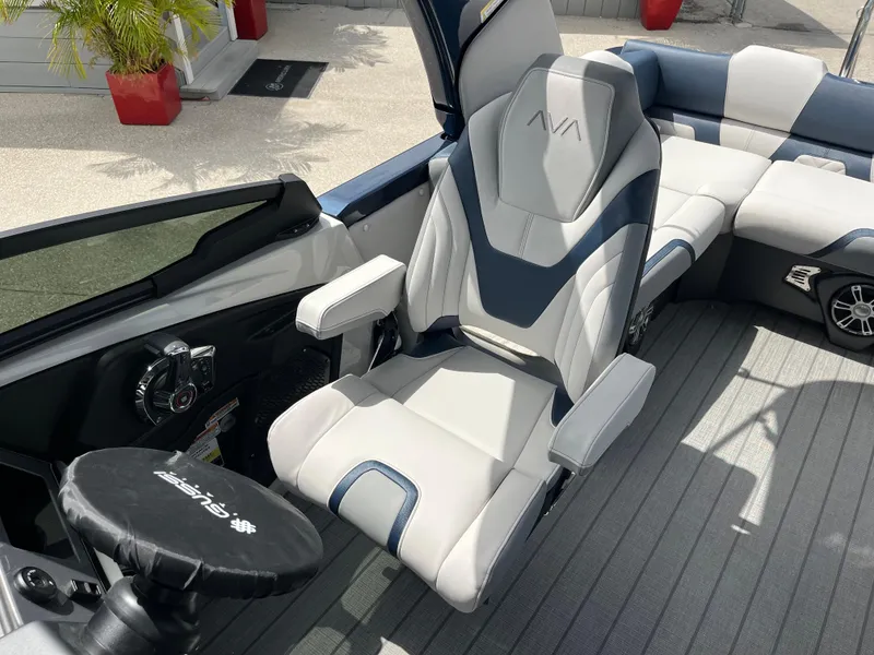 Slide: The Image of Avalon 2785 Excalibur Carbon Series, Windshield Elite, Tri Toon, High Performanc, Mercury 400 V-10 Verado 2025 - 59