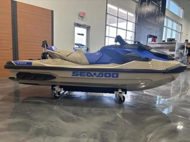 The Image of Sea-Doo Wake 2025 - 1