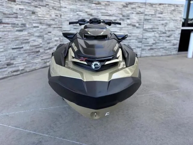 Slide: The Image of Sea-Doo RXT-X 2025 - 3
