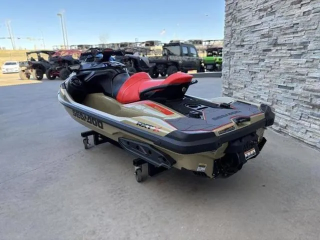 Slide: The Image of Sea-Doo RXT-X 2025 - 6