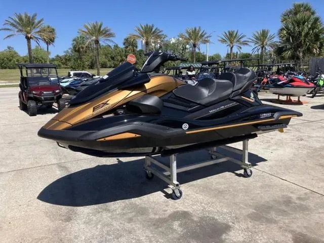 Slide: The Image of Yamaha FX Cruiser HO 2025 - 5