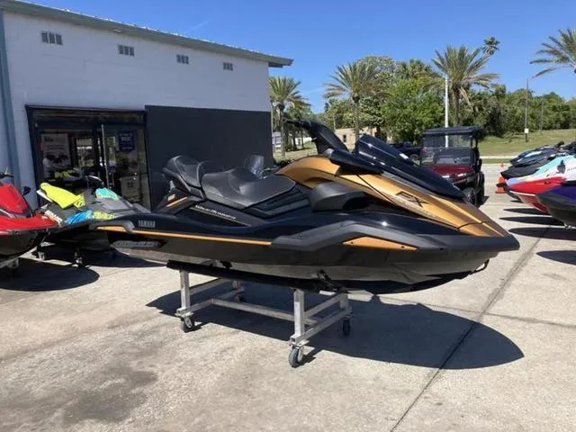 Slide: The Image of Yamaha FX Cruiser HO 2025 - 9