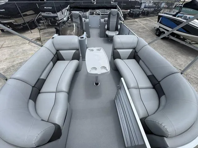 Slide: The Image of Silver Wave 230 Island RL 2017 - 11