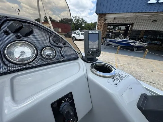 Slide: The Image of Silver Wave 230 Island RL 2017 - 18