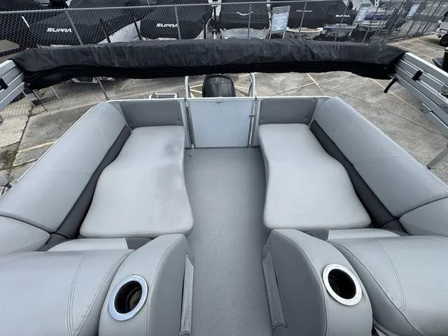 Slide: The Image of Silver Wave 230 Island RL 2017 - 20