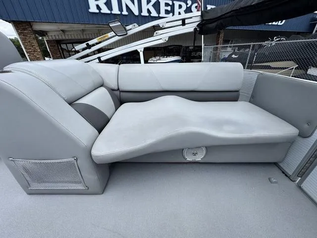 Slide: The Image of Silver Wave 230 Island RL 2017 - 21