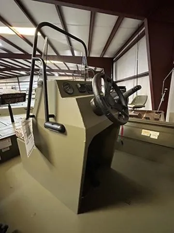 Slide: The Image of Lowe Roughneck RX1860 CC 2025 - 6