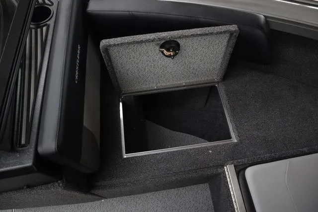 Slide: The Image of Crestliner 1850 Sportfish 2025 - 8