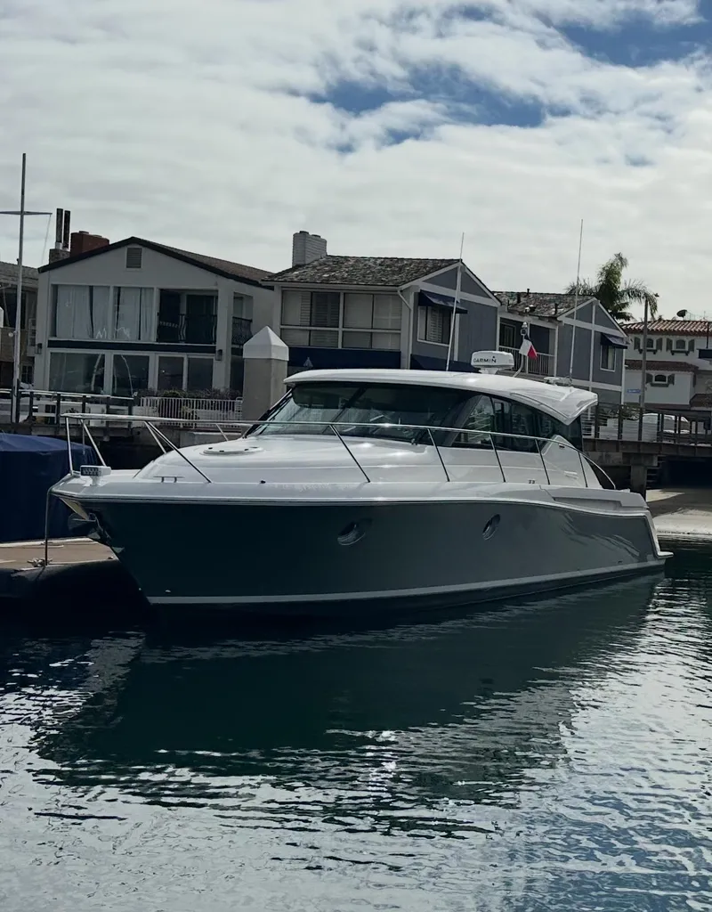 Slide: The Image of Tiara 39 Coupe 2020 - 1