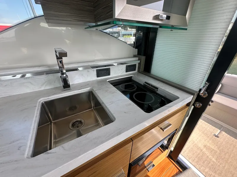 Slide: The Image of Tiara 39 Coupe 2020 - 5