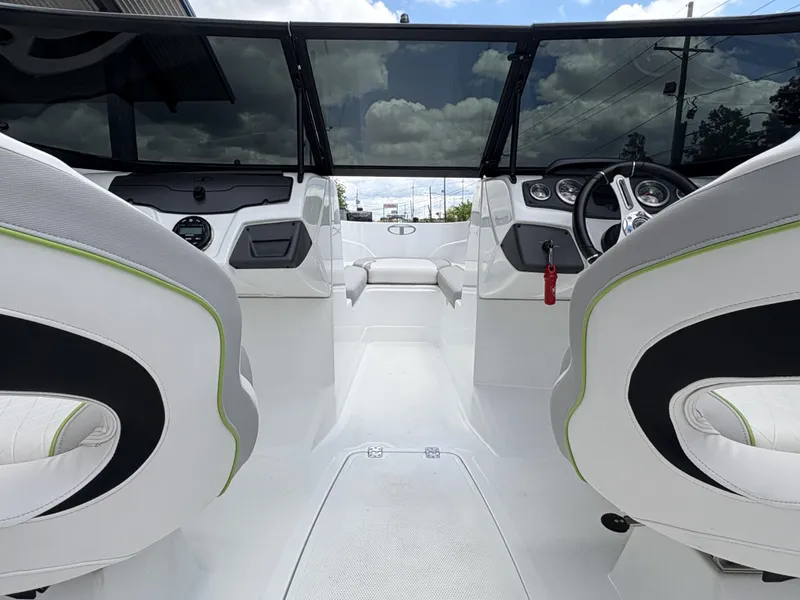 Slide: The Image of Tahoe 700 2019 - 16