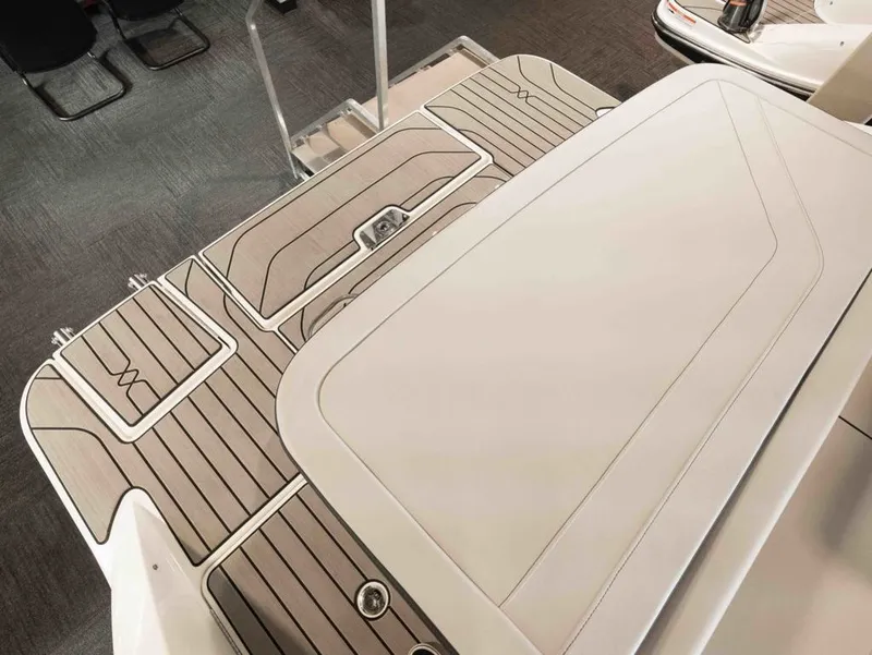 Slide: The Image of Sea Ray SPX 190 2025 - 20