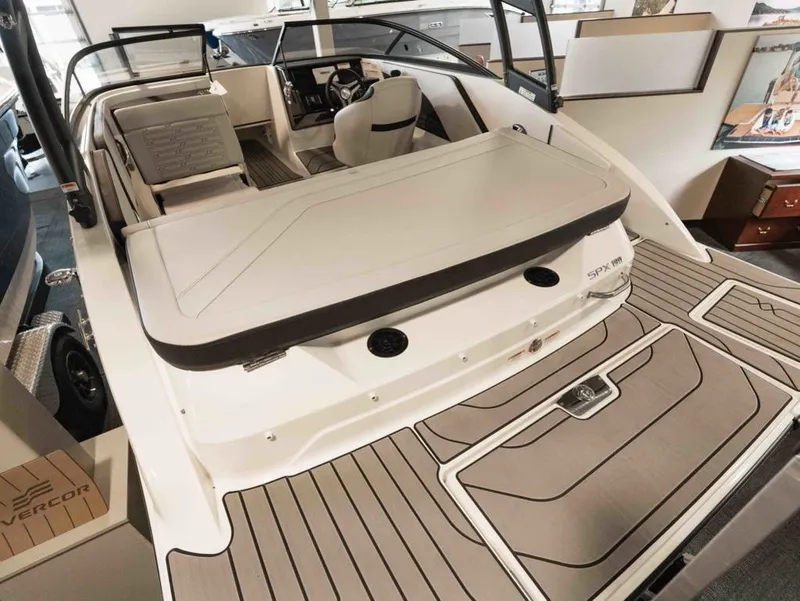 Slide: The Image of Sea Ray SPX 190 2025 - 5