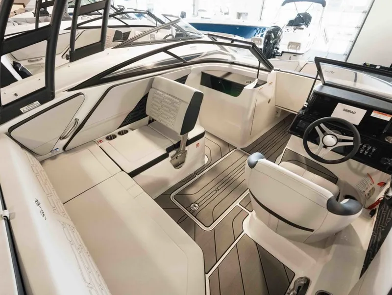 Slide: The Image of Sea Ray SPX 190 2025 - 9