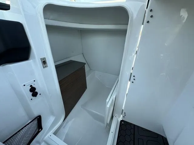 Slide: The Image of Scarab 255 LX Wake 2025 - 19