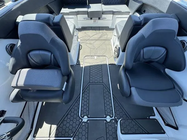 Slide: The Image of Scarab 255 LX Wake 2025 - 34