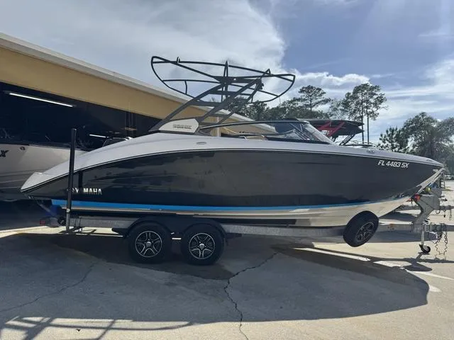 Slide: The Image of Yamaha 252SE 2021 - 10