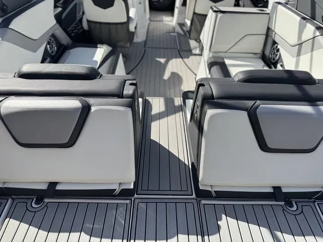 Slide: The Image of Yamaha 252SE 2021 - 12