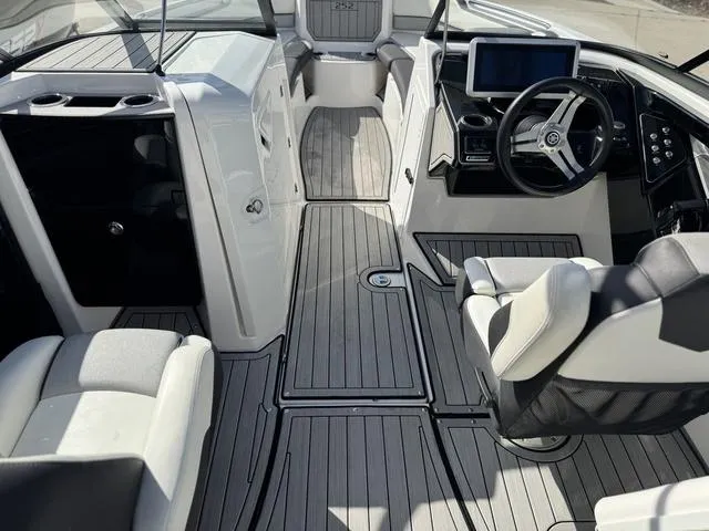 Slide: The Image of Yamaha 252SE 2021 - 15