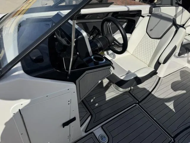 Slide: The Image of Yamaha 252SE 2021 - 26