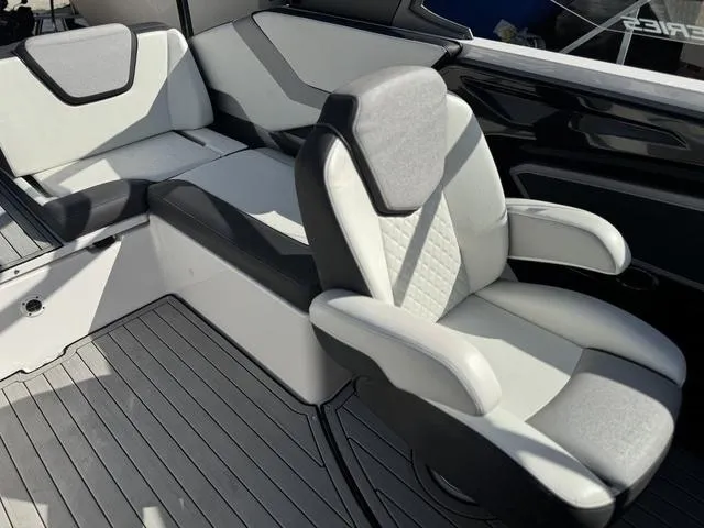 Slide: The Image of Yamaha 252SE 2021 - 30