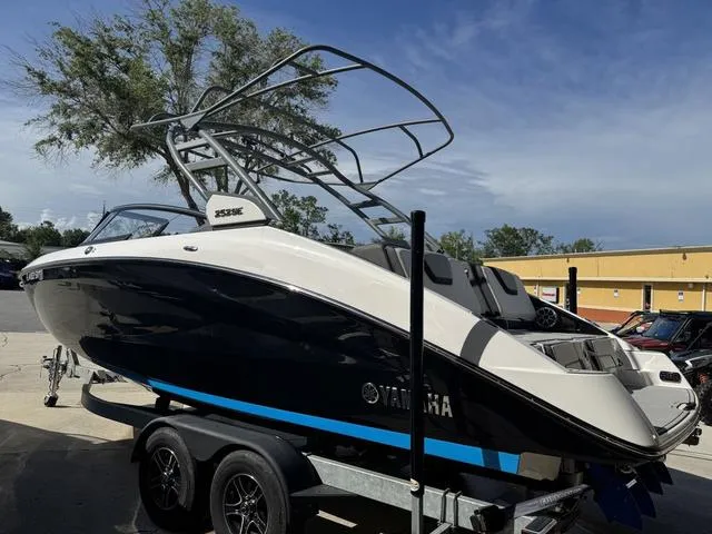 Slide: The Image of Yamaha 252SE 2021 - 6