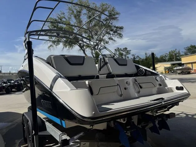 Slide: The Image of Yamaha 252SE 2021 - 7