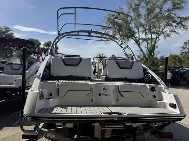 Slide: The Image of Yamaha 252SE 2021 - 8