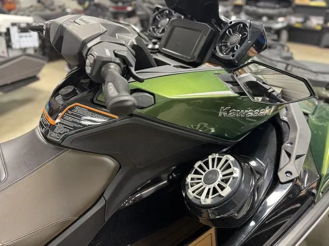 Slide: The Image of Kawasaki ULTRA 160LX 2025 - 10