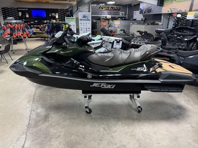 Slide: The Image of Kawasaki ULTRA 160LX 2025 - 4