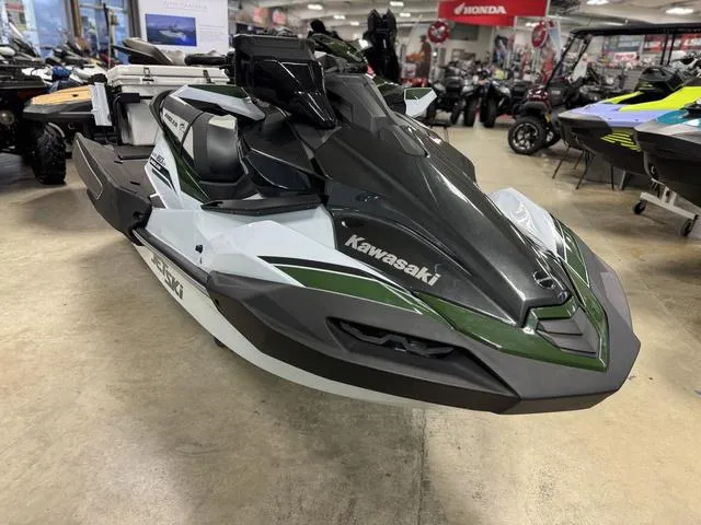 The Image of Kawasaki Ultra 160 2025 - 1