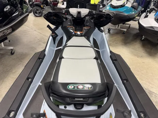 Slide: The Image of Kawasaki Ultra 160 2025 - 8