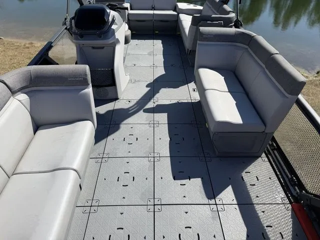 Slide: The Image of Sea-Doo Switch Cruise 21 2024 - 12