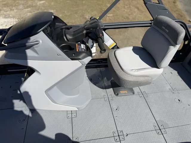 Slide: The Image of Sea-Doo Switch Cruise 21 2024 - 18