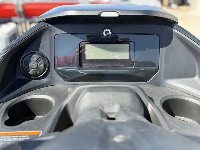 Slide: The Image of Sea-Doo Switch Cruise 21 2024 - 23